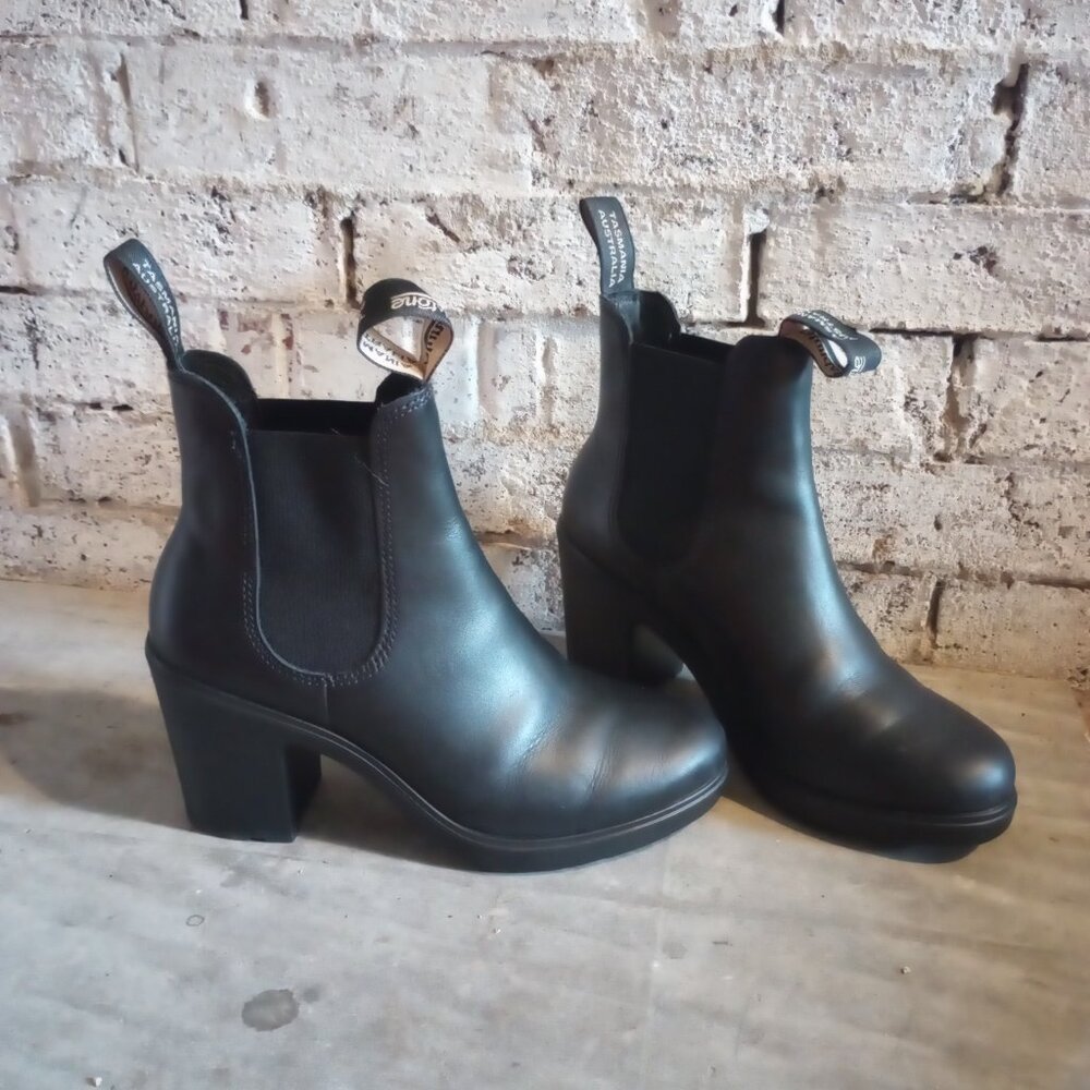 Blundstones boots 6.5